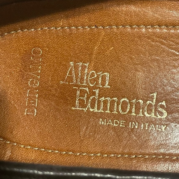 Allen Edmond Men’s Bergamo Loafers Size 9.5 Black Leather Classic Preppy Formal main image 4